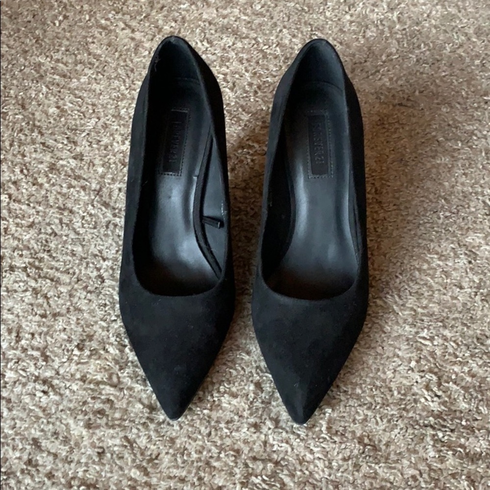 Black Pointed-Toe Heels